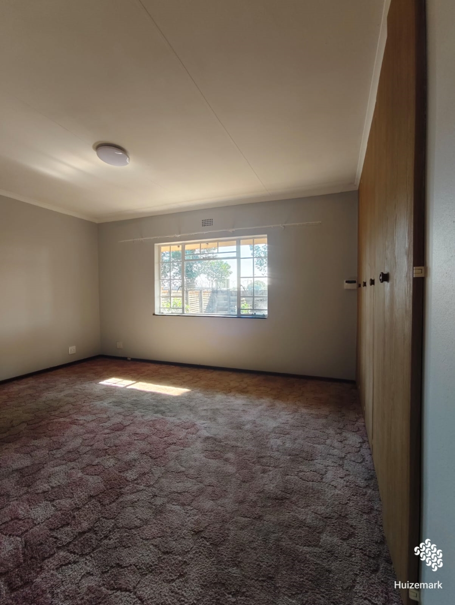 To Let 3 Bedroom Property for Rent in Vaalpark Free State